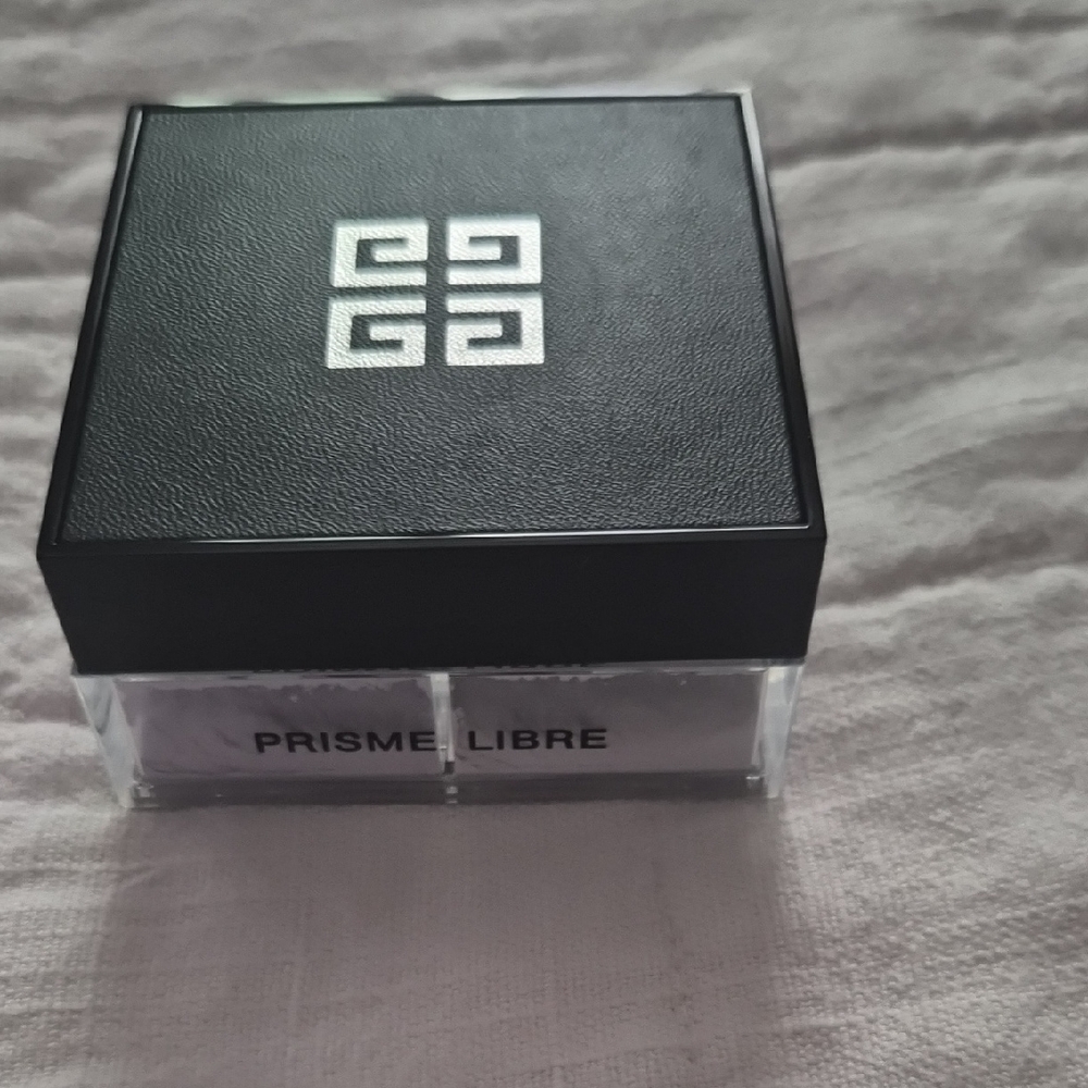 Givenchy Prisme Libre Setting Powder - Black and White